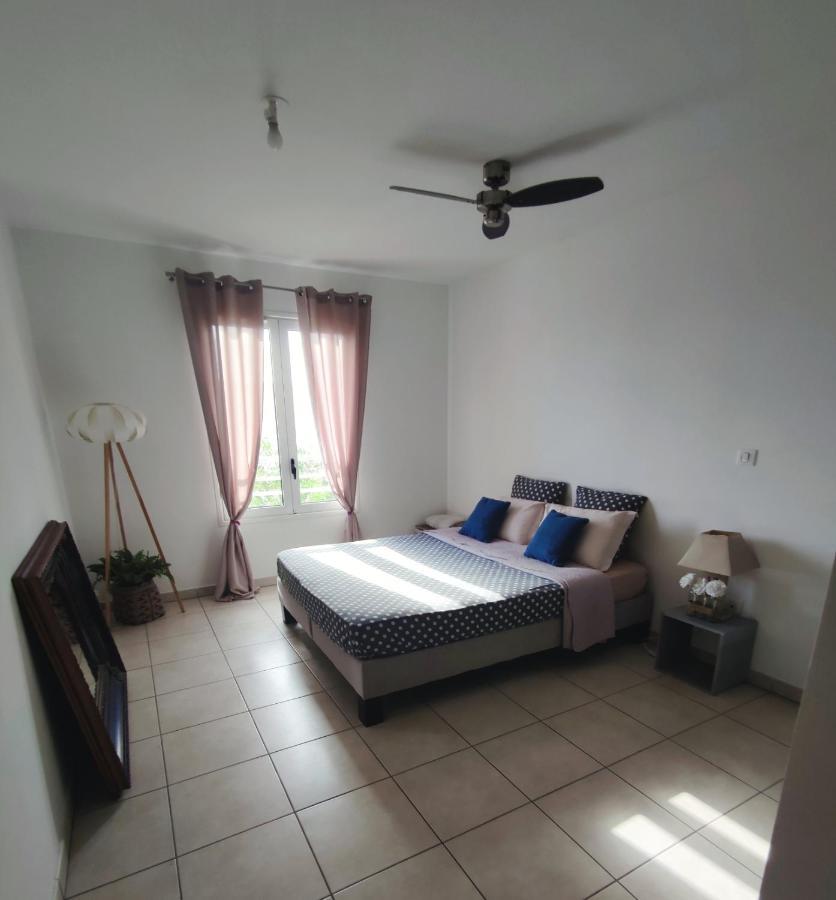 Location Saisonniere Meublee F2 St Leu Face Ocean A 1 Min Plage Apartment Saint-Leu Exterior photo